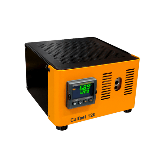 Une alimentation Tempsens Bloc sec CalFast 120 jaune et orange avec un affichage numérique qui offre une haute précision.