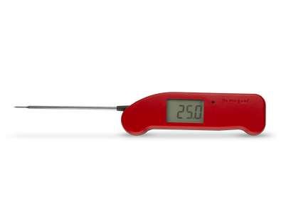 un thermomètre numérique Thermapen® One rouge sur fond blanc par Thermometre.fr.